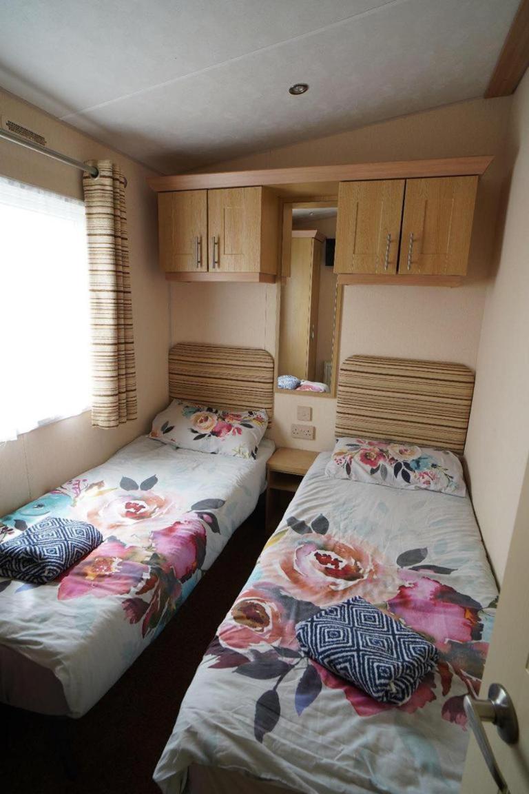 3 Bedroom Family Linen Inc Pets Go Free Chalet Hunstanton